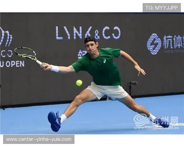 网球赛季激战正酣球星风云再起精彩对决引发关注